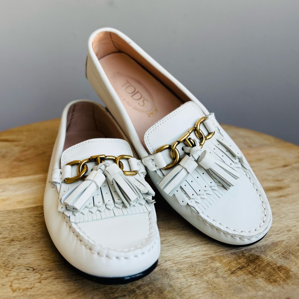 TOD’S Gommino White Leather Fringe Brass Loafers Flat Driving Shoes EU 37